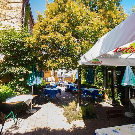Kaiserstuehler-Hof Breisach Экстерьер фото